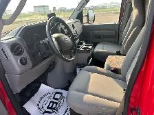 2013 Ford E450 - Photo 4