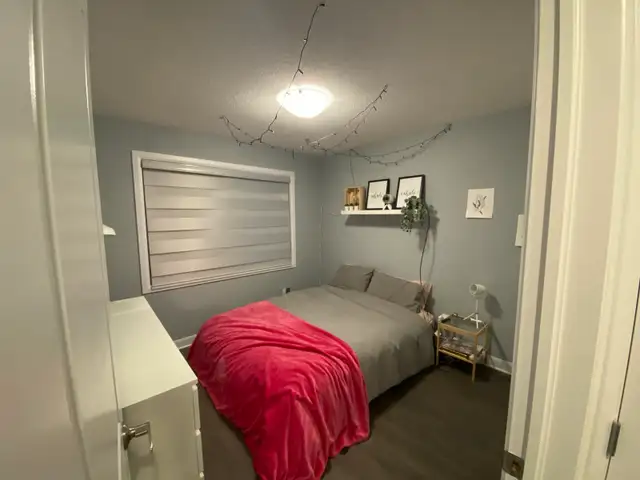 Room for Rent - Orleans (Female Only)