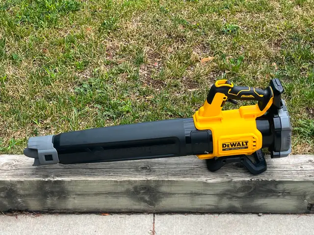 DEWALT 20V Cordless Leaf Blower