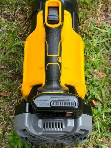 DEWALT 20V Cordless Leaf Blower - Photo 3