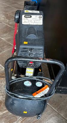 Max Air 12gal Air Compressor (Model: ba-3050-3pcnk ) - Photo 2