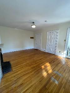 South End Bachelor Suite - 1158 South Park - Oct 1st - Heat/Wat