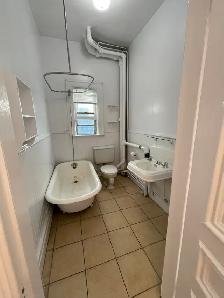 South End Bachelor Suite - 1158 South Park - Oct 1st - Heat/Wat - Photo 6