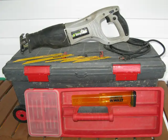 Genesis Reciprocating Saw with Tool Box and Blades