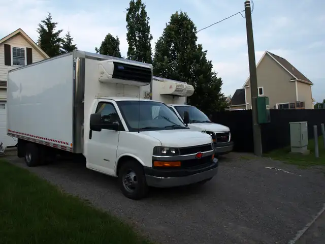 2011 GMC 4500 réfrigéré