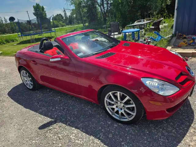 Selling a 2005 Mercedez Benz 350 SLK