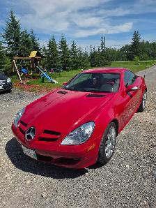 Selling a 2005 Mercedez Benz 350 SLK - Photo 6