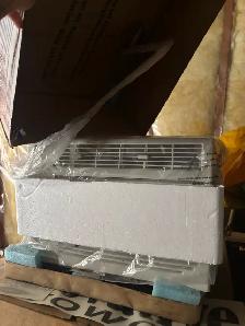 window mounted air conditioner AC - Photo 2