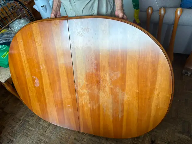 Dining Room Table with extensions and six chairs