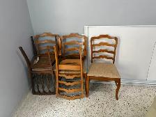 Dining Room Table with extensions and six chairs - Photo 6