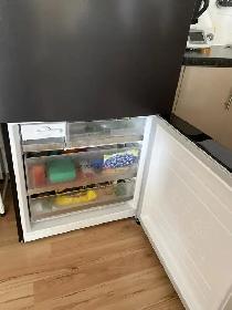 LG 28' COUNTER DEPTH FRIGDE - Photo 2