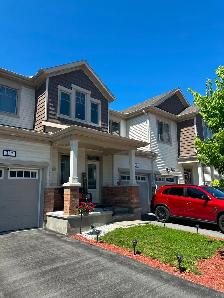 3 Bed 2.5 Bath Townhouse in Barrhaven, 2 Parking, Plaza   Sprt C
