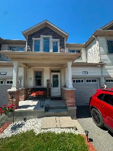 3 Bed 2.5 Bath Townhouse in Barrhaven, 2 Parking, Plaza   Sprt C - Photo 3