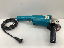 Makita 9005B Angle Grinder