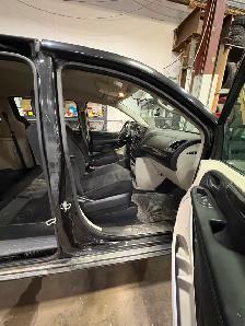 DODGE GRAND 2014 FOR SALE / À VENDRE 1000$ - Photo 5