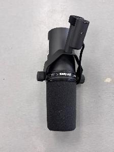 Shure SM7B Large Diaphragm Cardioid Dynamic Microphone