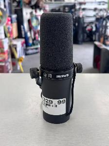 Shure SM7B Large Diaphragm Cardioid Dynamic Microphone - Photo 2