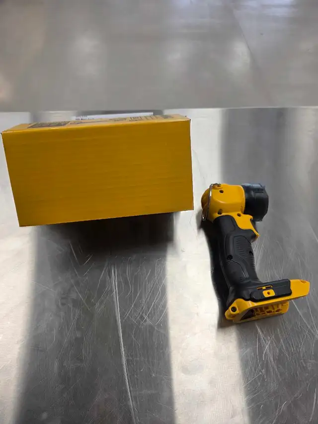 dewalt light