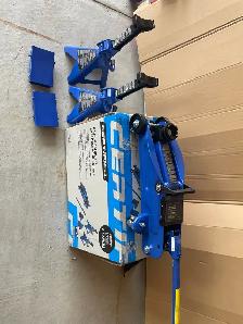 "(NEW"). Never used.  Jack and 2 stands, also 2 wheel chalks - Photo 2