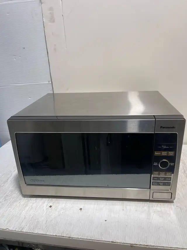 Panasonic Inverter Microwave NN-T695SFX