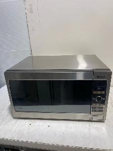 Panasonic Inverter Microwave NN-T695SFX