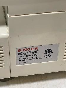 Singer 14SH654 Serger - Photo 3