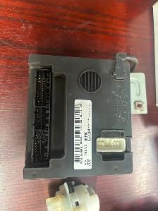 2010 Hyundai Santa Fe fuse box - Photo 6