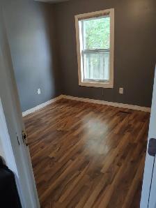 ROOM FOR RENT FANSHAWE COLLEGE AVAILABLE SEPTEMBER 1, 2026. - Photo 3
