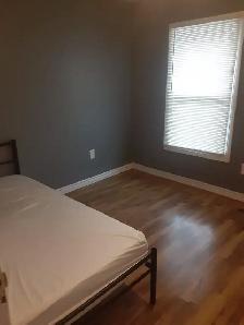 ROOM FOR RENT FANSHAWE COLLEGE AVAILABLE SEPTEMBER 1, 2026. - Photo 4