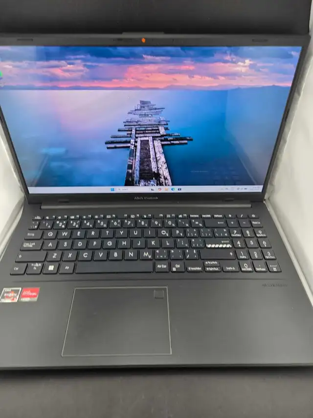 ASUS VIVOBOOK 14 GO W/CHARGER