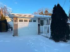 BEAUTIFUL 3 DEN DETACHED HOUSE WITH MODERN UPGRADES - Photo 9