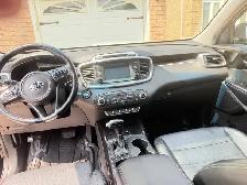2018 Kia Sorento EX V6 AWD — 7 Passenger — Panoramic Roof - Photo 2