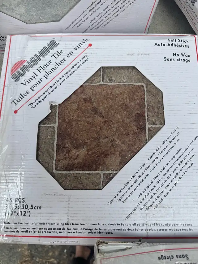 tuile en vinyle/vinyl floor tile