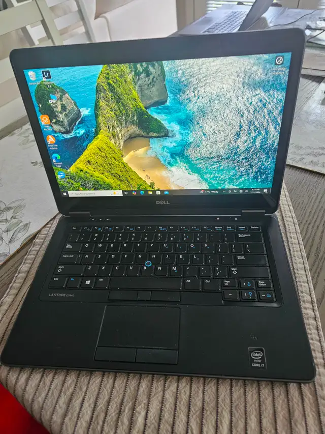 Dell Latitude E7440   i7  Touch Screen Win 10 Pro