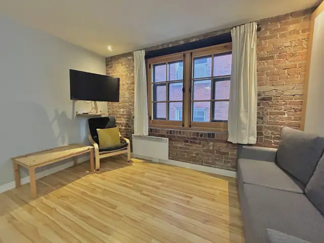 Loft entièrement meublé à louer Vieux-Québec août 2026