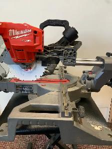 Milwaukee 7 1/4" Miter Saw (No Bag) - Photo 3