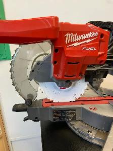 Milwaukee 7 1/4" Miter Saw (No Bag) - Photo 4