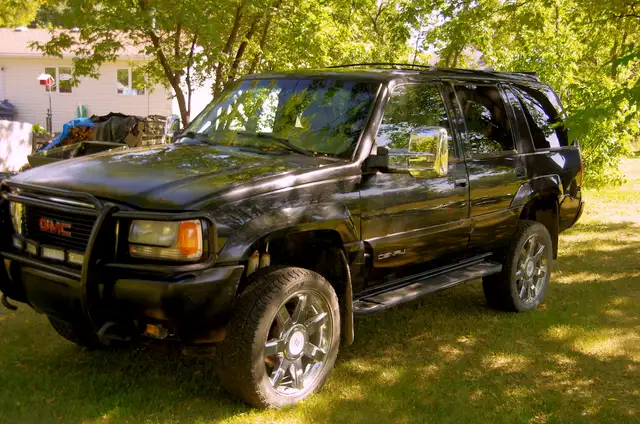 99 Yukon  show truck