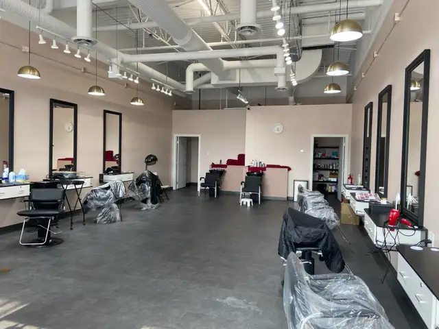 HAIR SALON CHAIR RENTAL