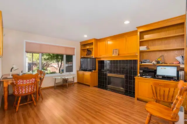 Rooms for rent in Crescent Heights