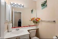 Rooms for rent in Crescent Heights - Photo 2