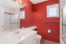 Rooms for rent in Crescent Heights - Photo 7