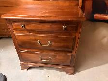 Queen size slaigh bedroom set - Photo 4