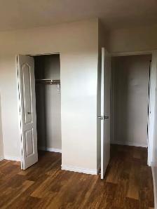 2 bedroom Aug 1 - Photo 2