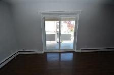 Renovated 1-bedroom with Balcony - Avail now or Aug - 114 George - Photo 2