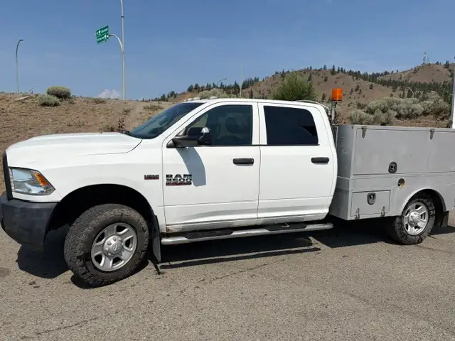 2014 RAM 3500 ST with Service Box