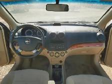 2011 Chevrolet Aveo 5spd - Photo 9
