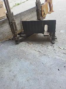 vintage hand saw and stand - Photo 3