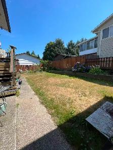 Spacious 2 Bedroom   Den Suite  with Private Entrance - Photo 5