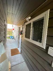 Spacious 2 Bedroom   Den Suite  with Private Entrance - Photo 7